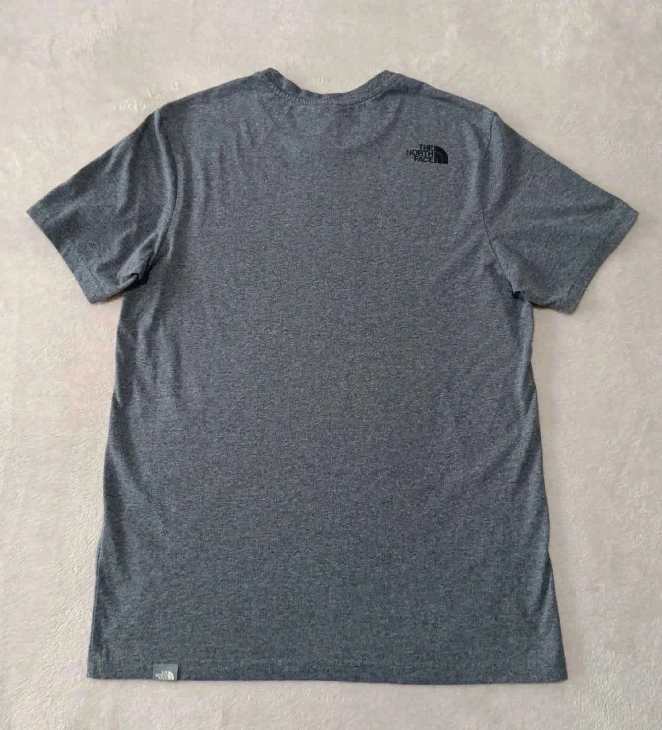 Camiseta The North Face cinza duplo logotipo tamanho M – photo 3